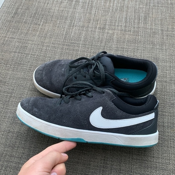 Nike Rabona SB Kids Skate Suede Sneakers - Picture 2 of 7